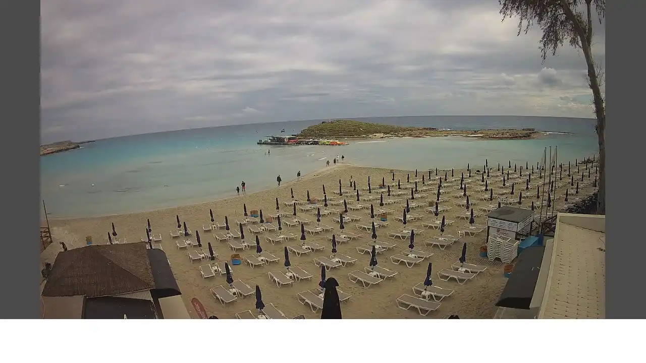 :city webcam snapshot — May 3, 2026 14:00
