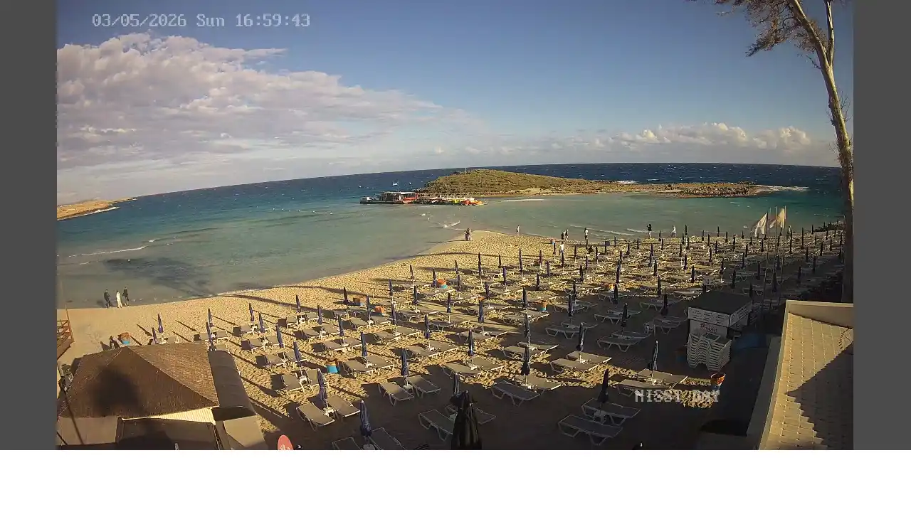 :city webcam snapshot — May 3, 2026 15:00