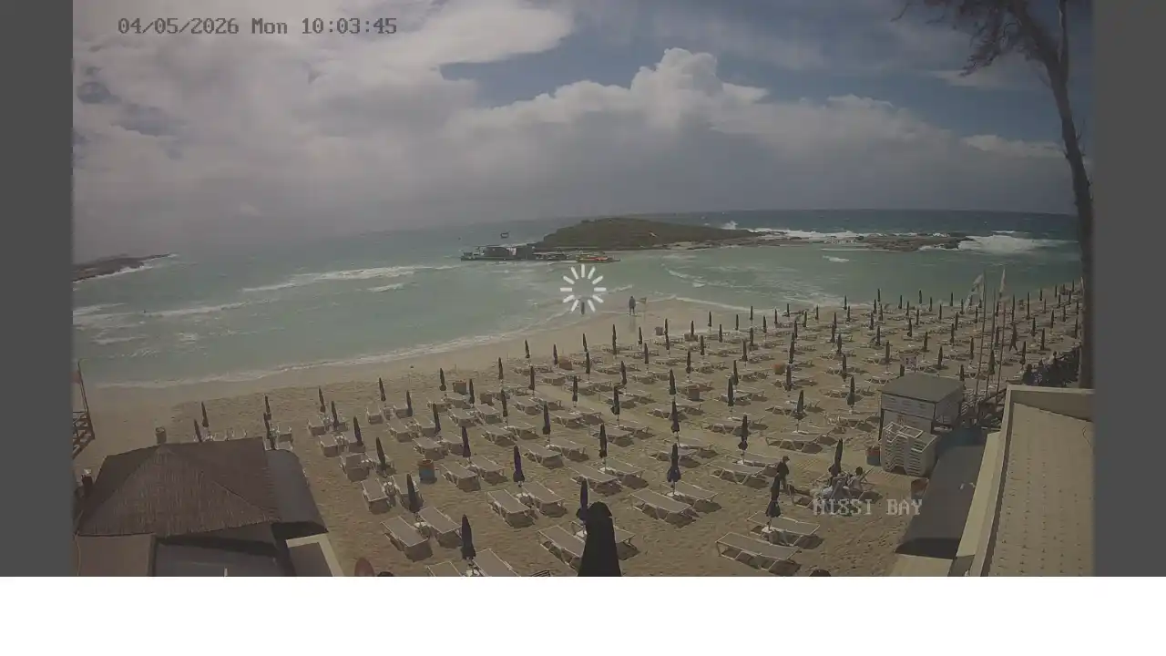 :city webcam snapshot — May 4, 2026 09:00