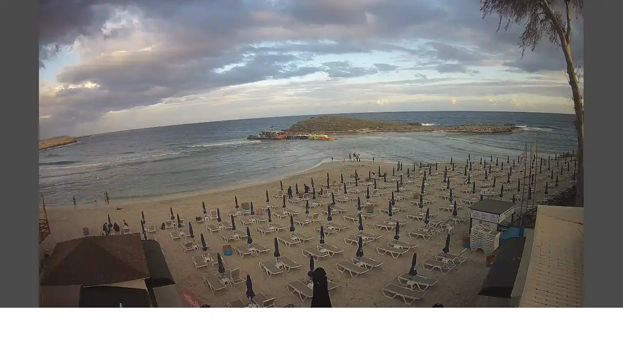 :city webcam snapshot — May 4, 2026 16:00
