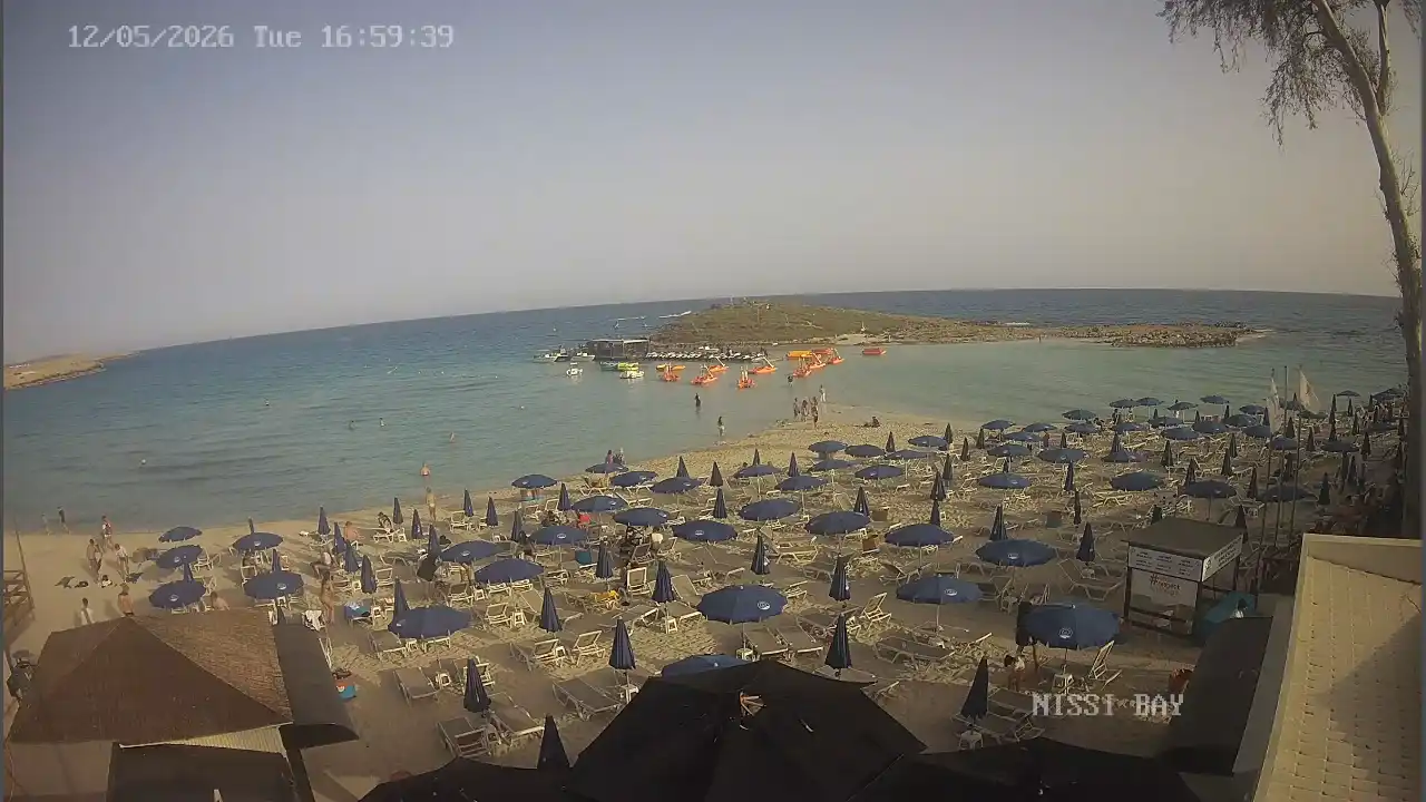 Webcam snapshot from :city — May 12, 2026 15:00