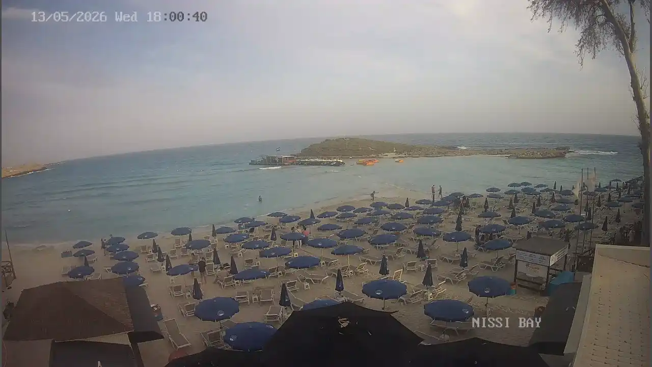 Webcam snapshot from :city — May 13, 2026 16:00