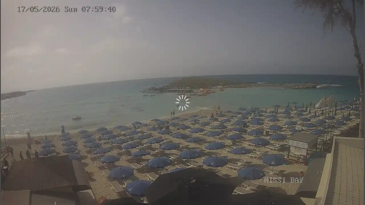 Webcam snapshot from :city — May 17, 2026 06:00