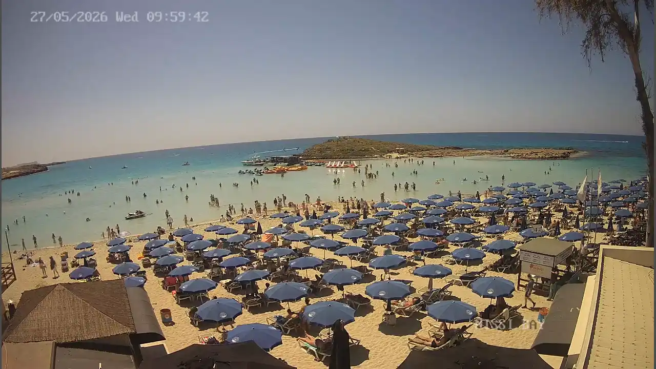 Webcam snapshot from :city — May 27, 2026 08:00