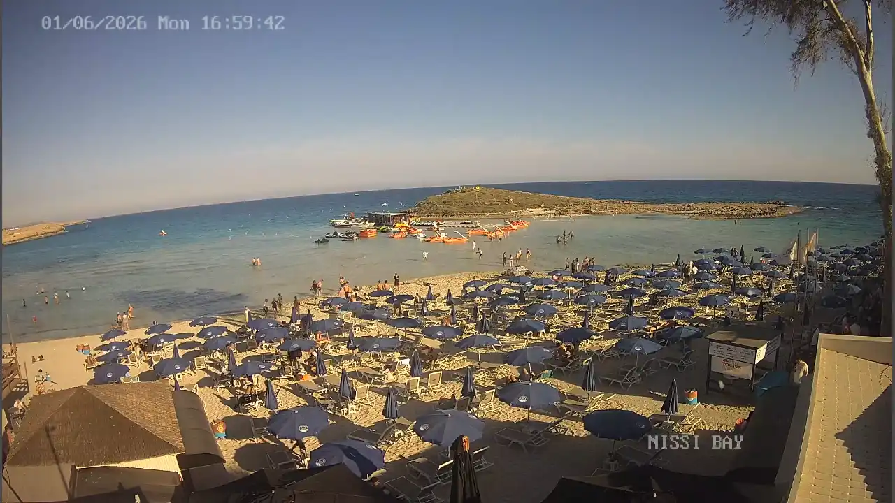 Webcam snapshot from :city — June 1, 2026 15:00