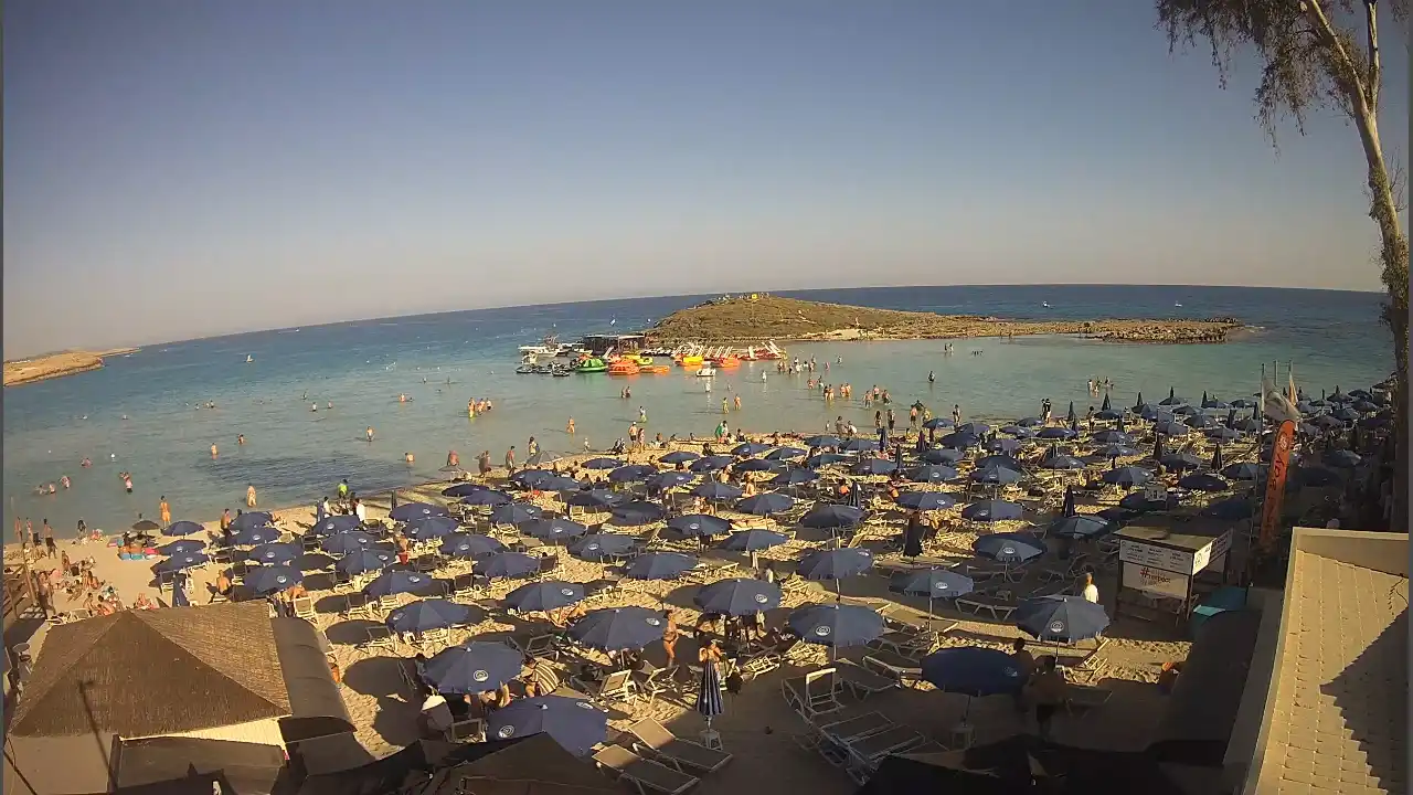 Webcam snapshot from :city — June 6, 2026 15:00