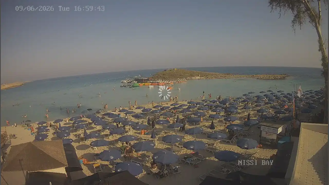 Webcam snapshot from :city — June 9, 2026 15:00