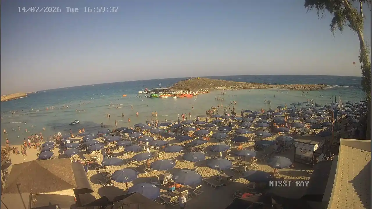 Webcam snapshot from :city — July 14, 2026 15:00