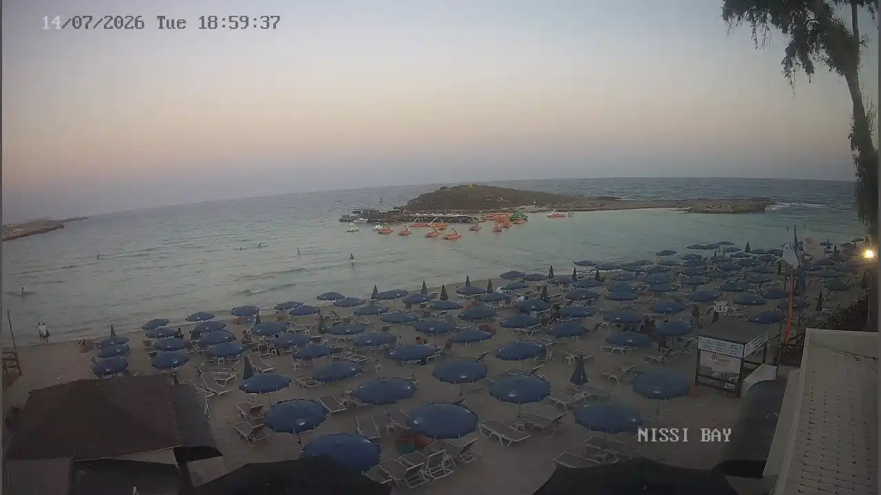 Webcam snapshot from :city — July 14, 2026 17:00