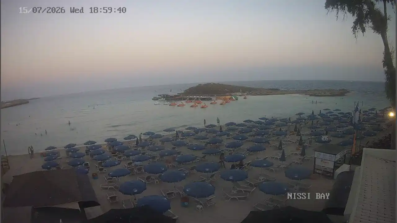 Webcam snapshot from :city — July 15, 2026 17:00