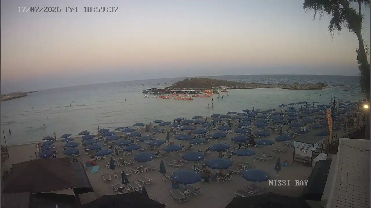 Webcam snapshot from :city — July 17, 2026 17:00