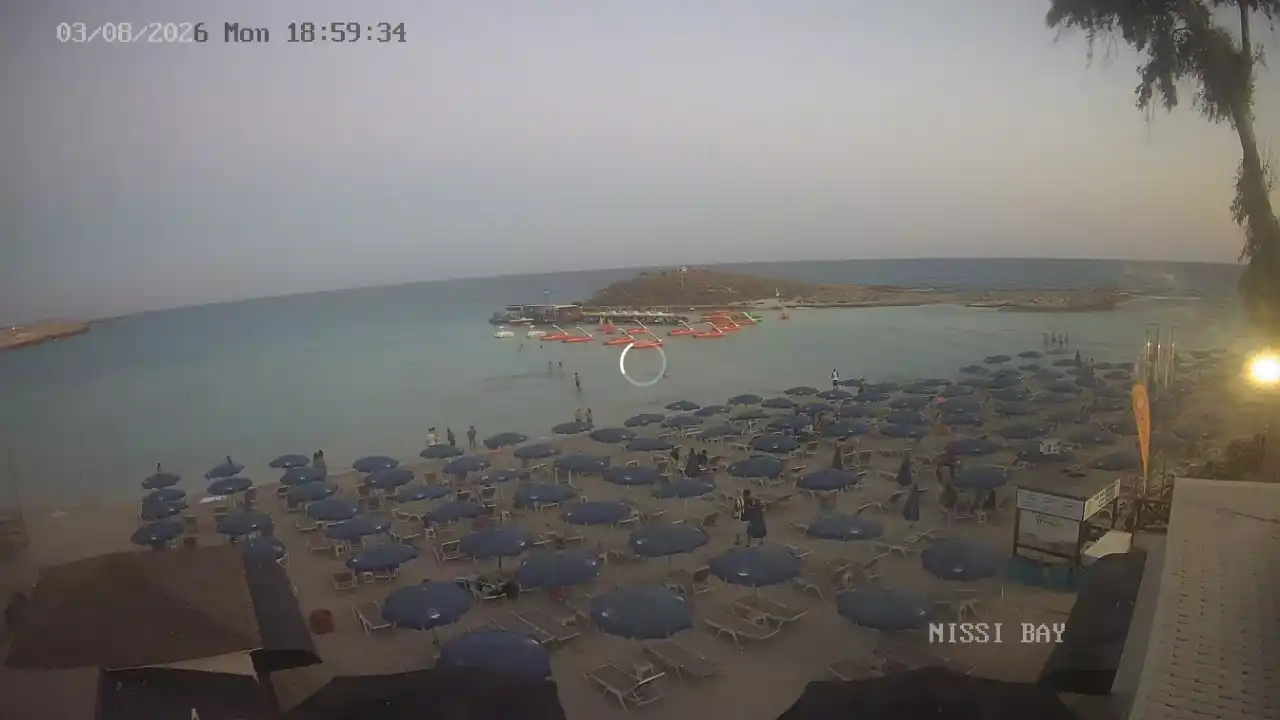 Webcam snapshot from :city — August 3, 2026 17:00