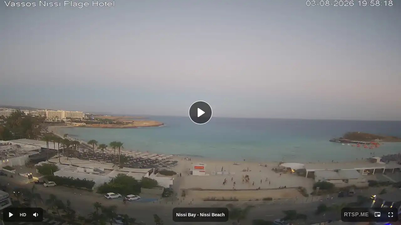 Webcam snapshot from :city — August 3, 2026 17:00