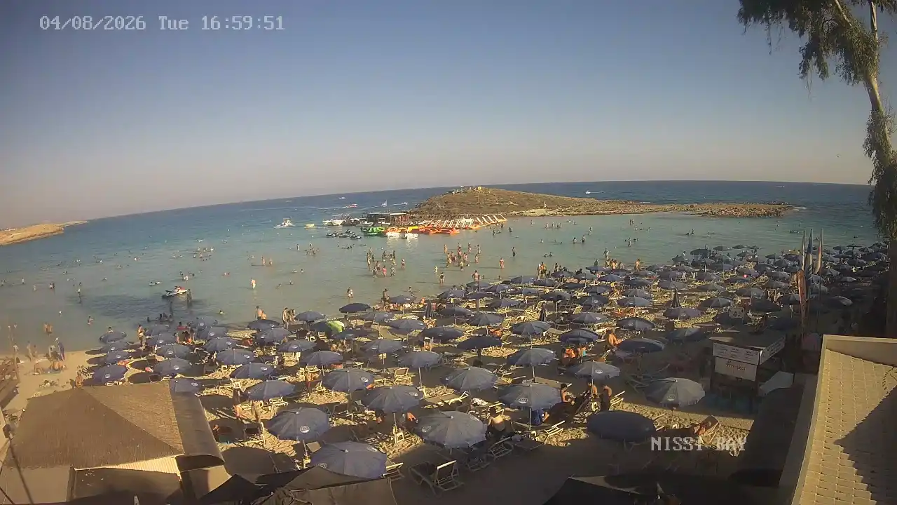 Webcam snapshot from :city — August 4, 2026 15:00
