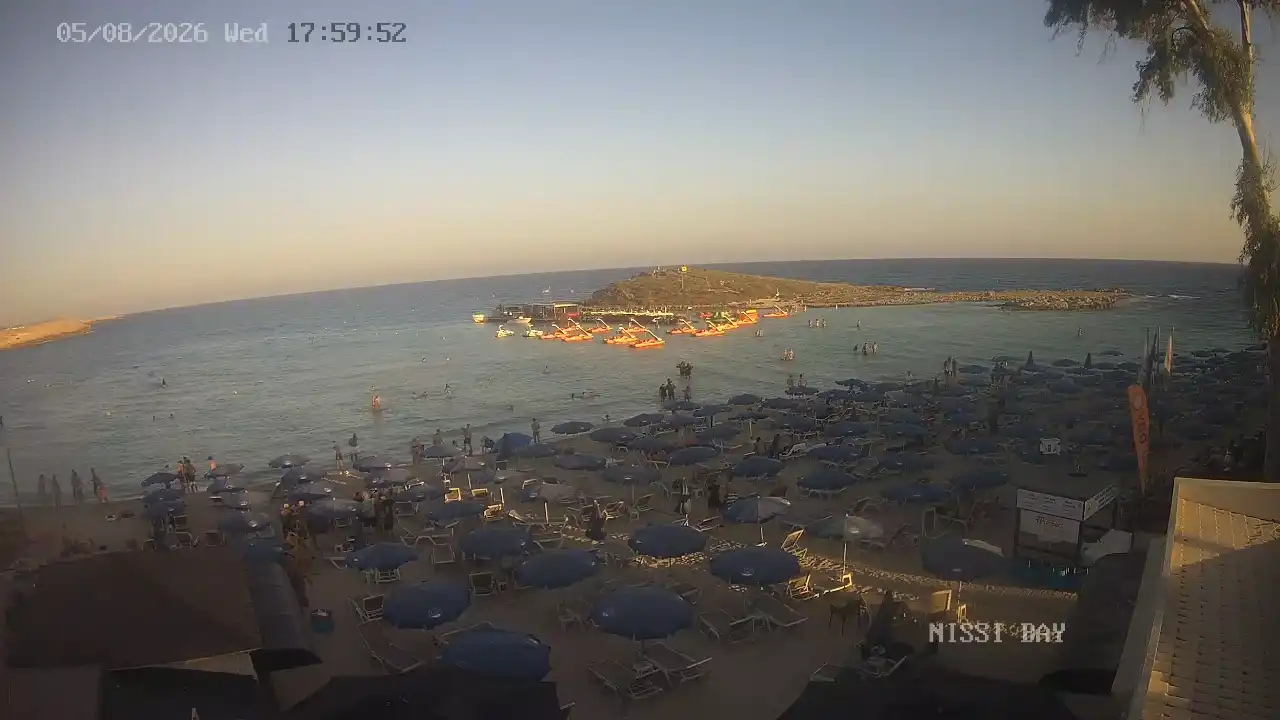 Webcam snapshot from :city — August 5, 2026 16:00