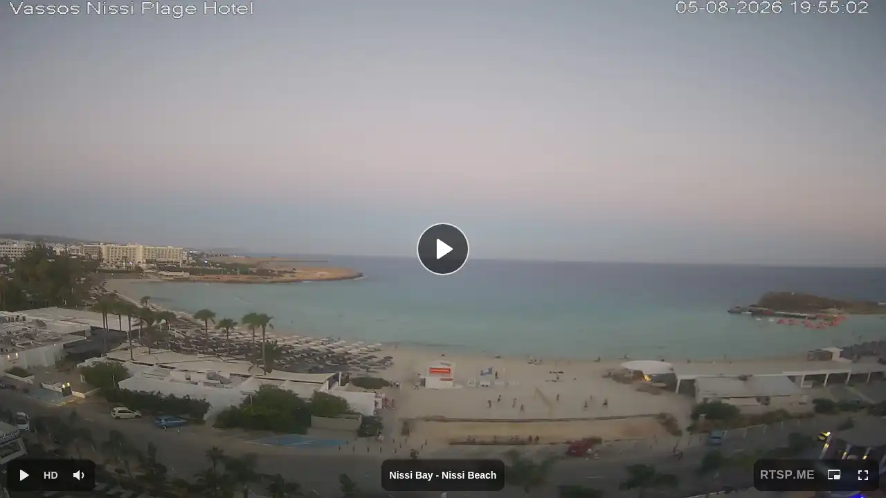 Webcam snapshot from :city — August 5, 2026 17:00