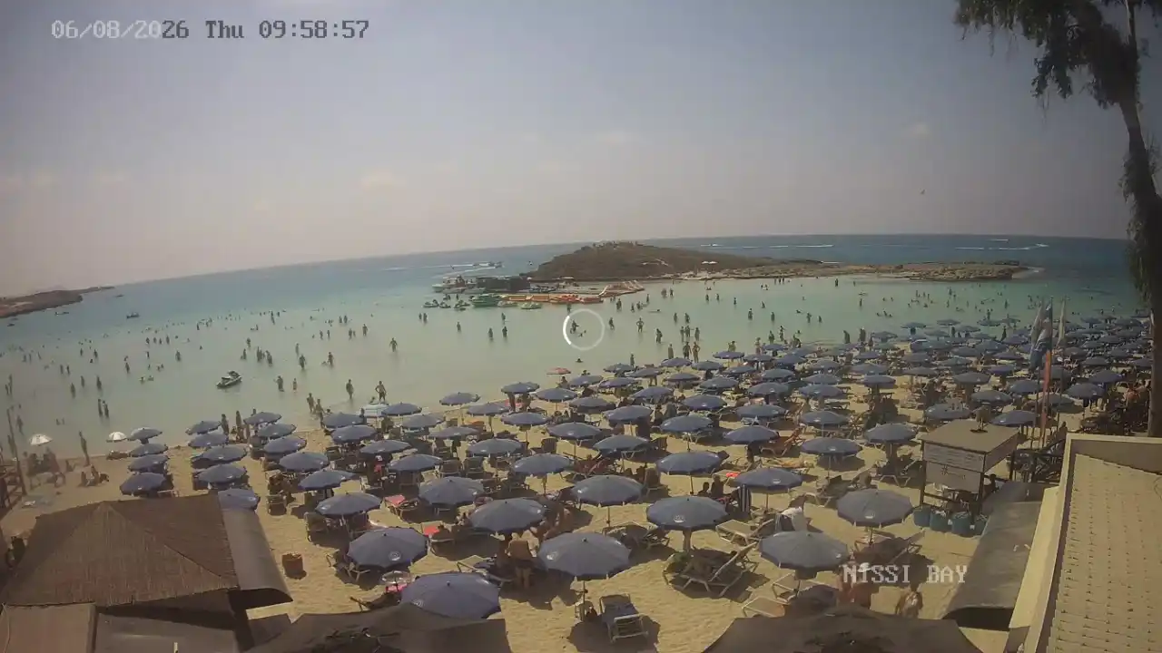 Webcam snapshot from :city — August 6, 2026 08:00