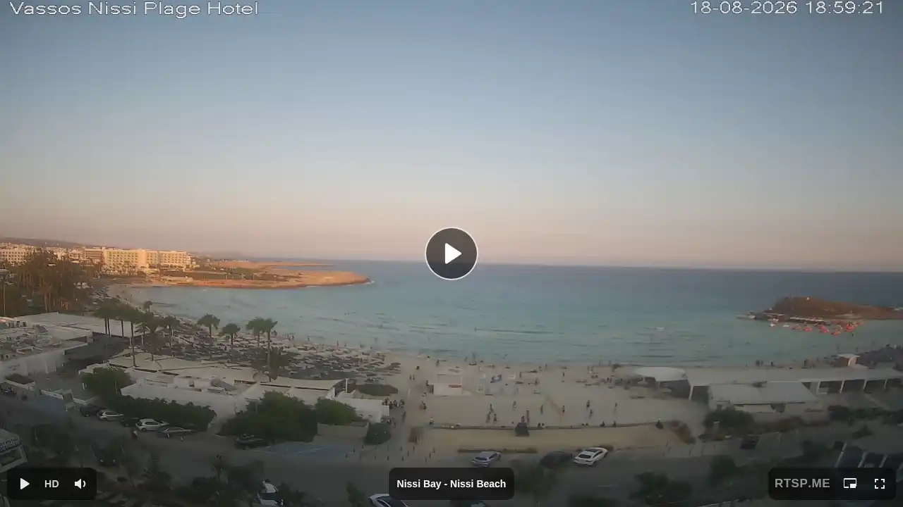 Webcam snapshot from :city — August 18, 2026 16:00