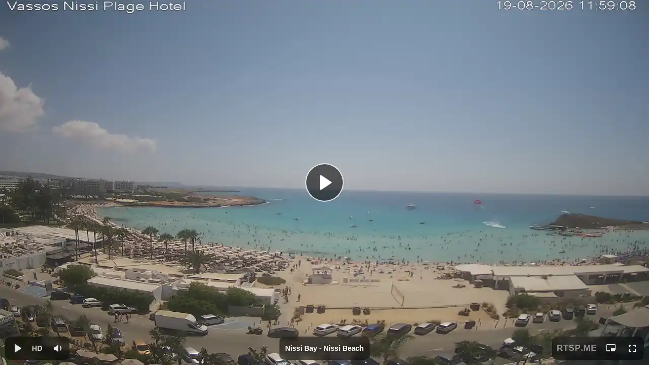 Webcam snapshot from :city — August 19, 2026 09:00