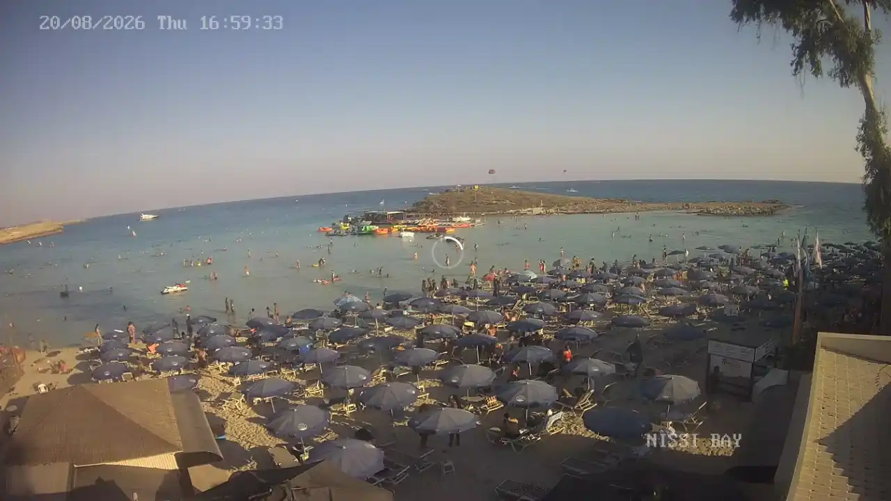 Webcam snapshot from :city — August 20, 2026 15:00