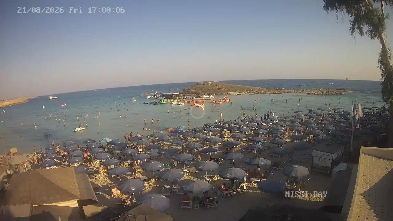Webcam snapshot from :city — August 21, 2026 15:00