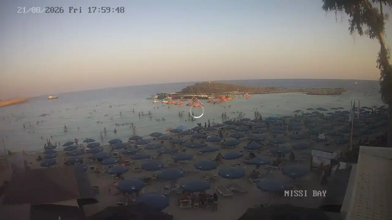 Webcam snapshot from :city — August 21, 2026 16:00