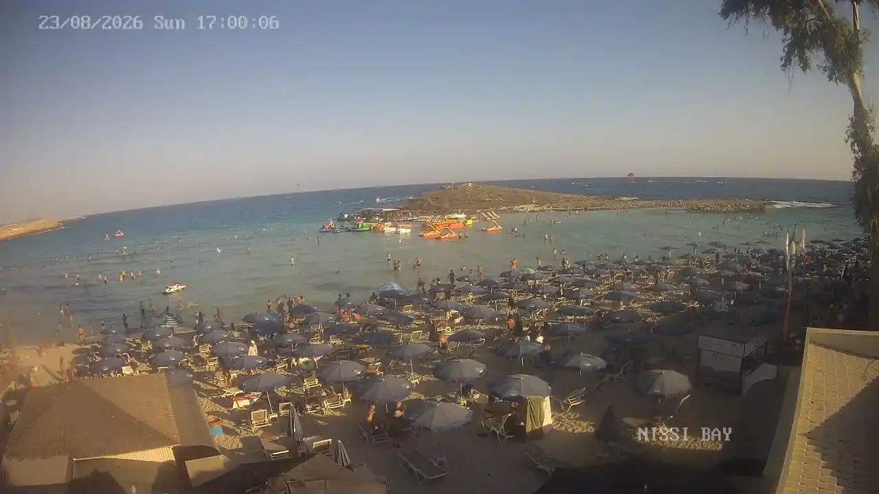 Webcam snapshot from :city — August 23, 2026 15:00