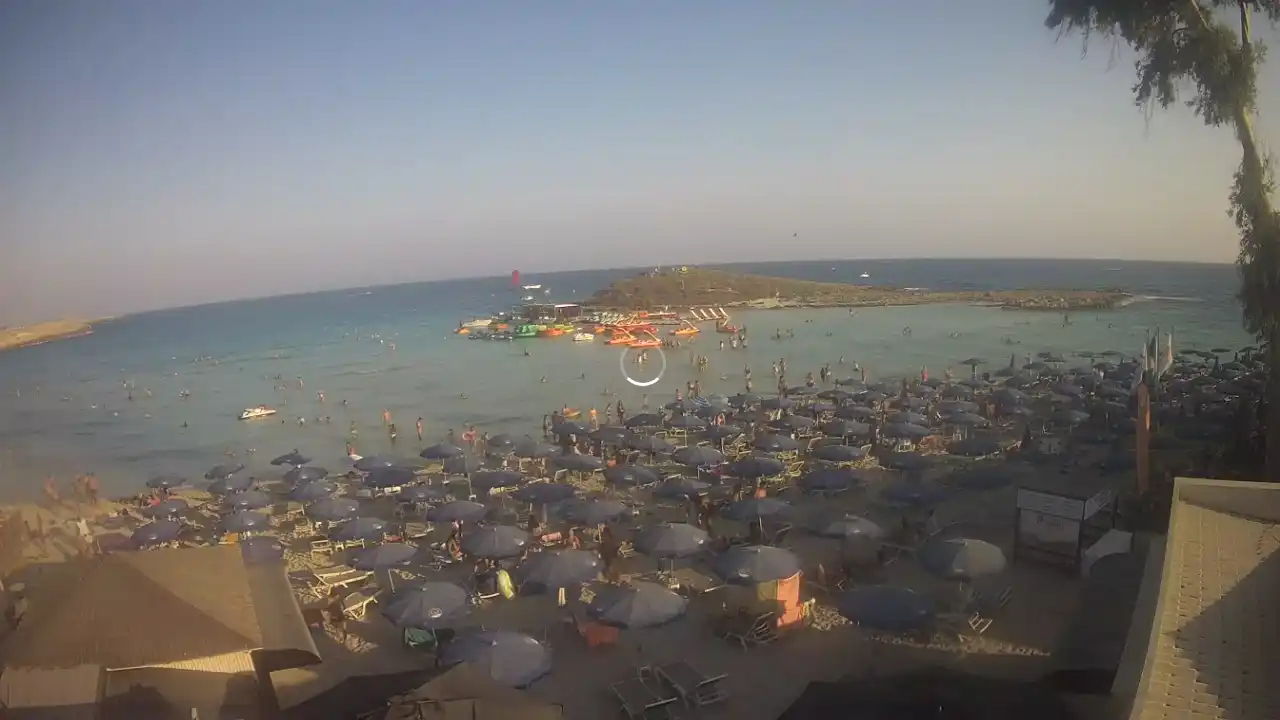 Webcam snapshot from :city — August 25, 2026 15:00