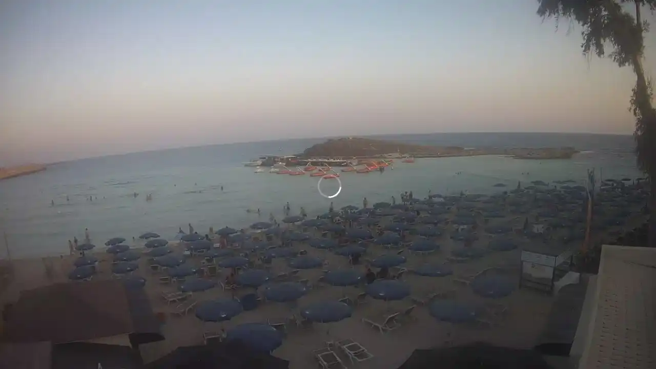Webcam snapshot from :city — August 25, 2026 16:00