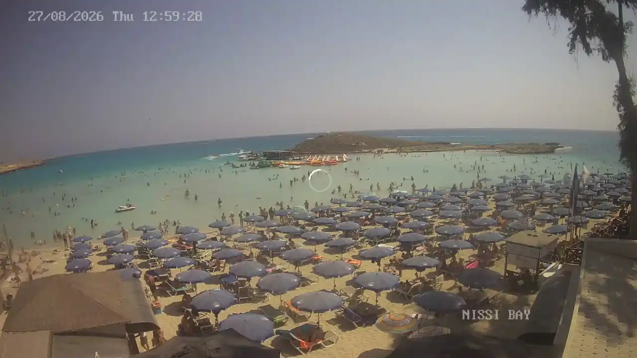 Webcam snapshot from :city — August 27, 2026 11:00