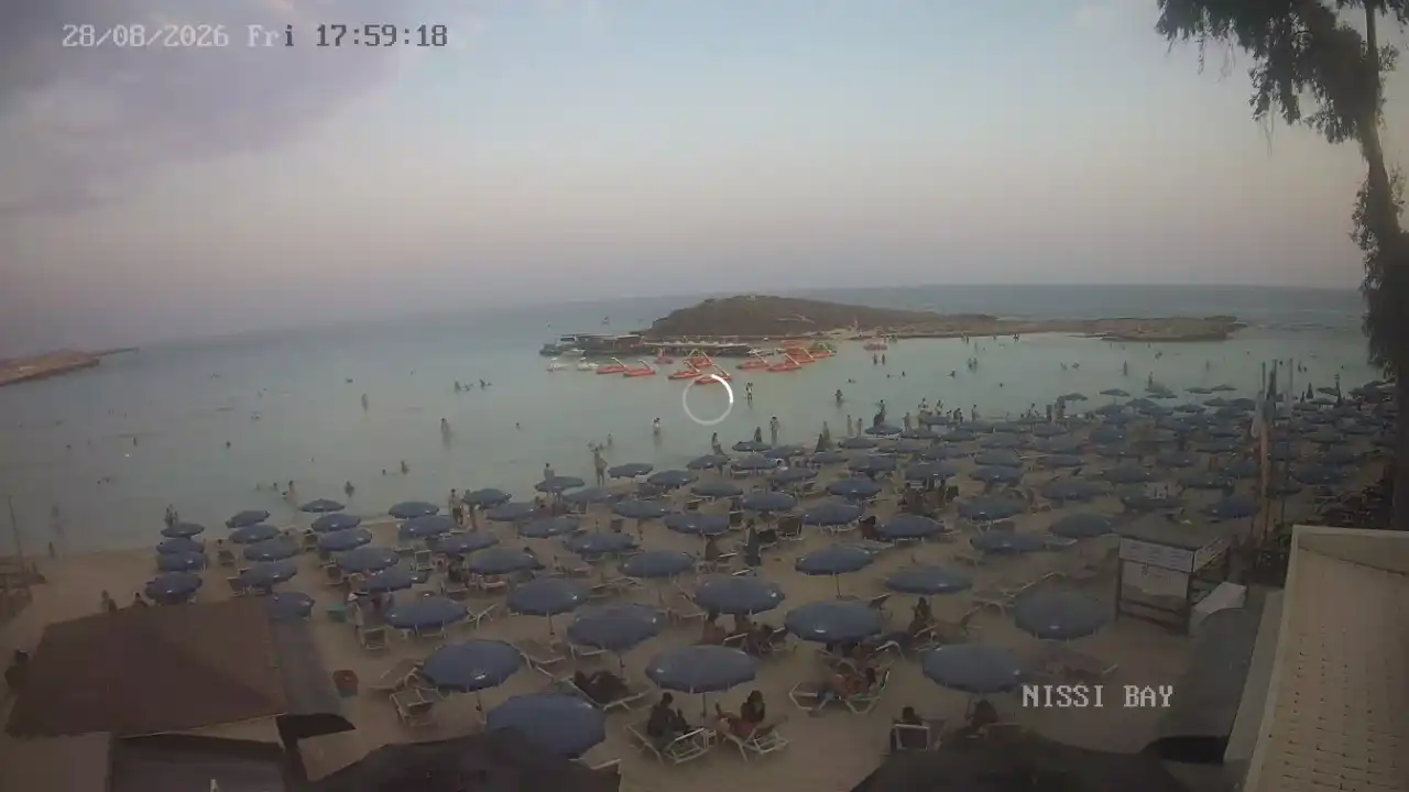 Webcam snapshot from :city — August 28, 2026 16:00