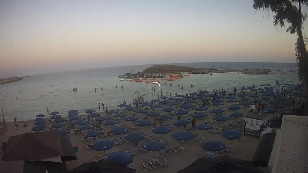 Webcam snapshot from :city — September 6, 2026 16:00