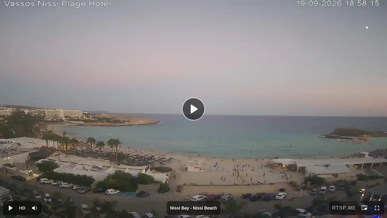 Webcam snapshot from :city — September 19, 2026 16:00