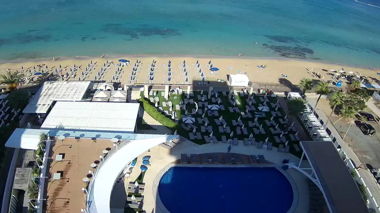 Webcam snapshot from :city — October 2, 2026 13:00