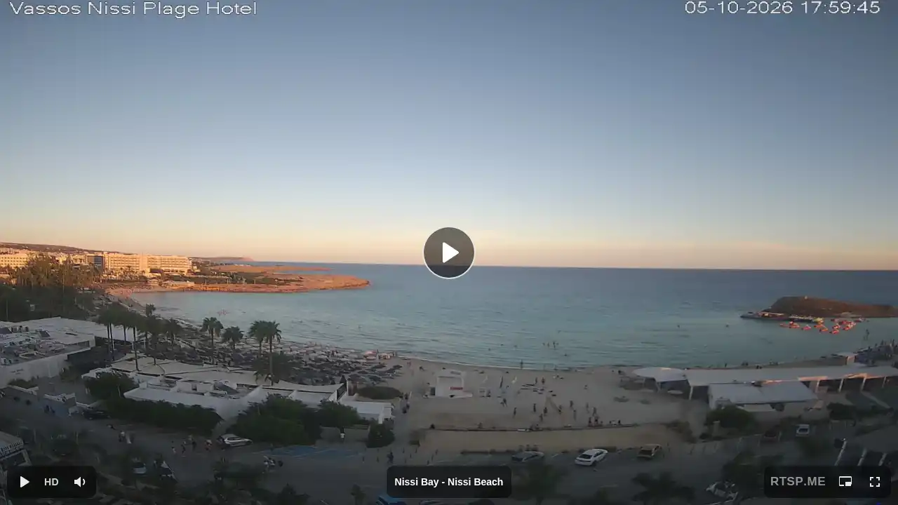 Webcam snapshot from :city — October 5, 2026 15:00
