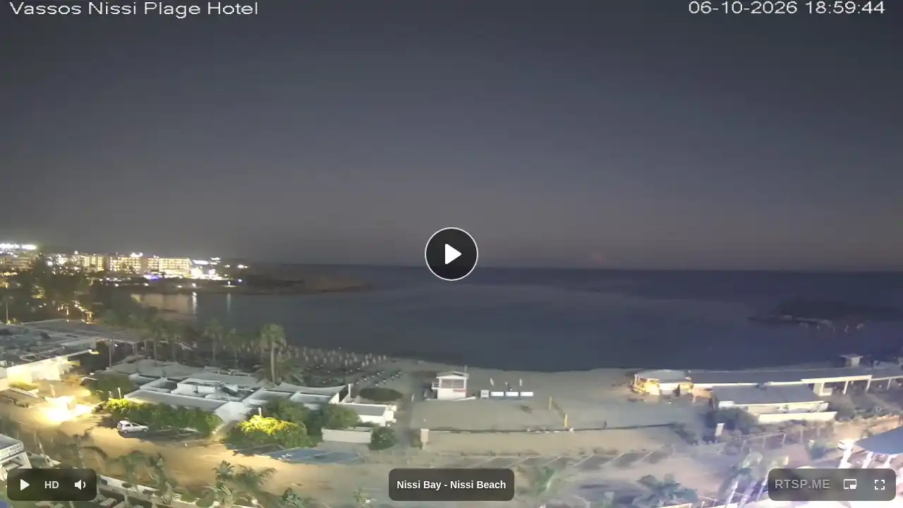 Webcam snapshot from :city — October 6, 2026 16:00