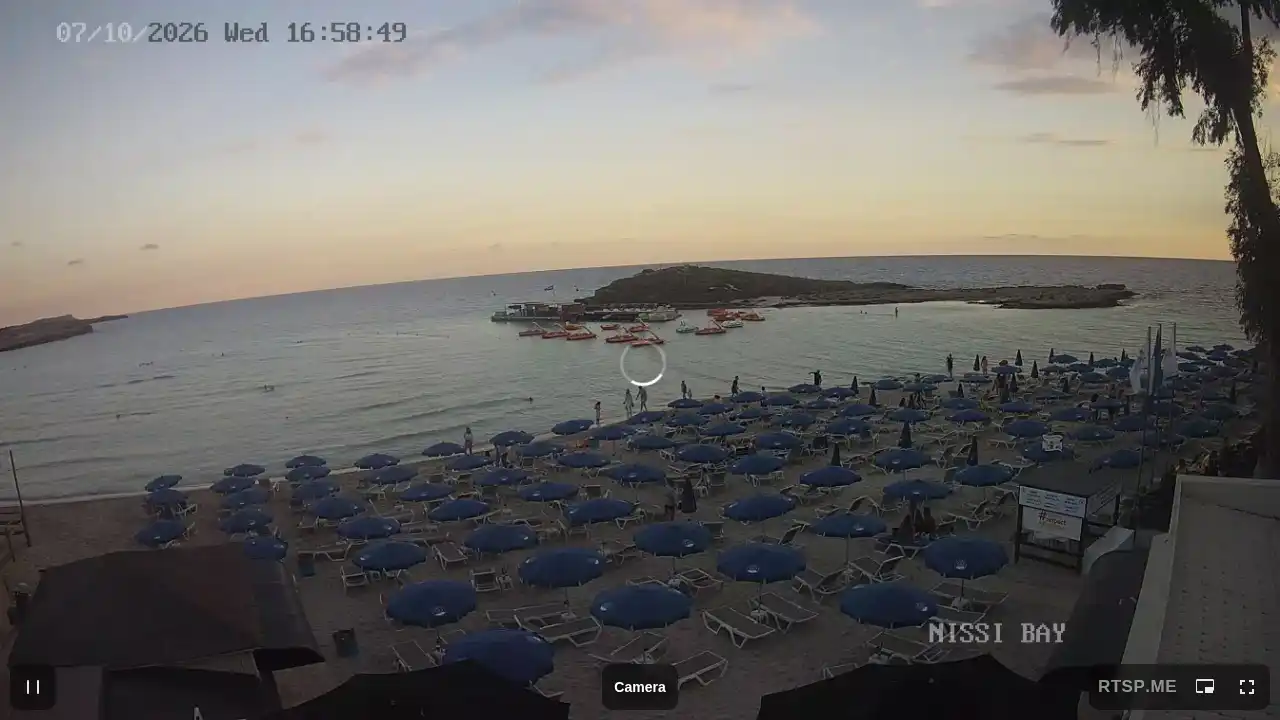 Webcam snapshot from :city — October 7, 2026 15:00