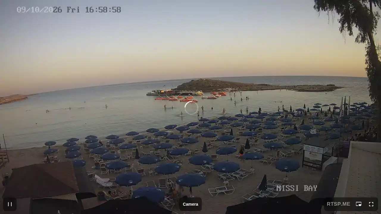 Webcam snapshot from :city — October 9, 2026 15:00
