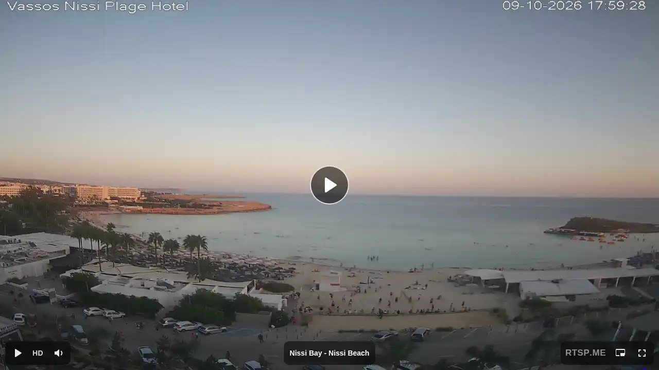 Webcam snapshot from :city — October 9, 2026 15:00