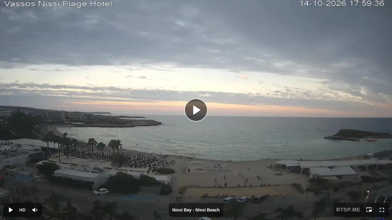 Webcam snapshot from :city — October 14, 2026 15:00