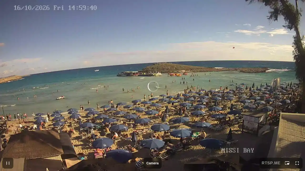 Webcam snapshot from :city — October 16, 2026 13:00