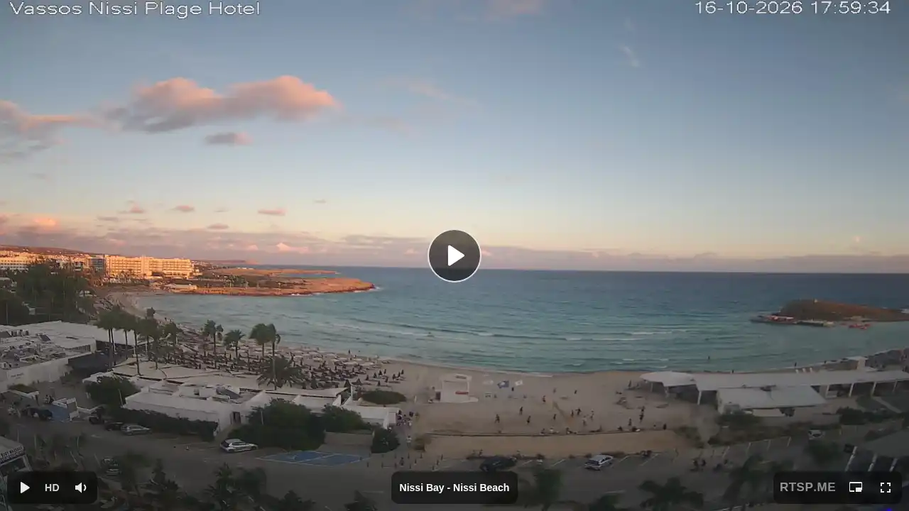 Webcam snapshot from :city — October 16, 2026 15:00