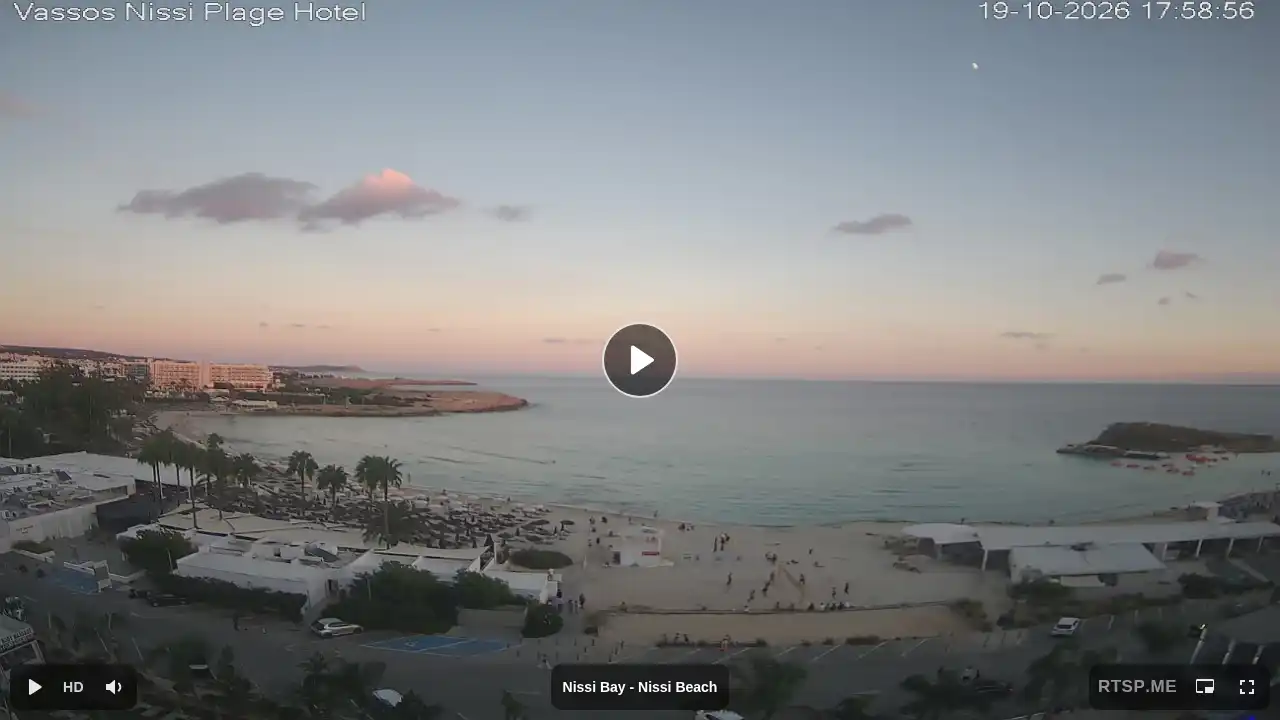 Webcam snapshot from :city — October 19, 2026 15:00