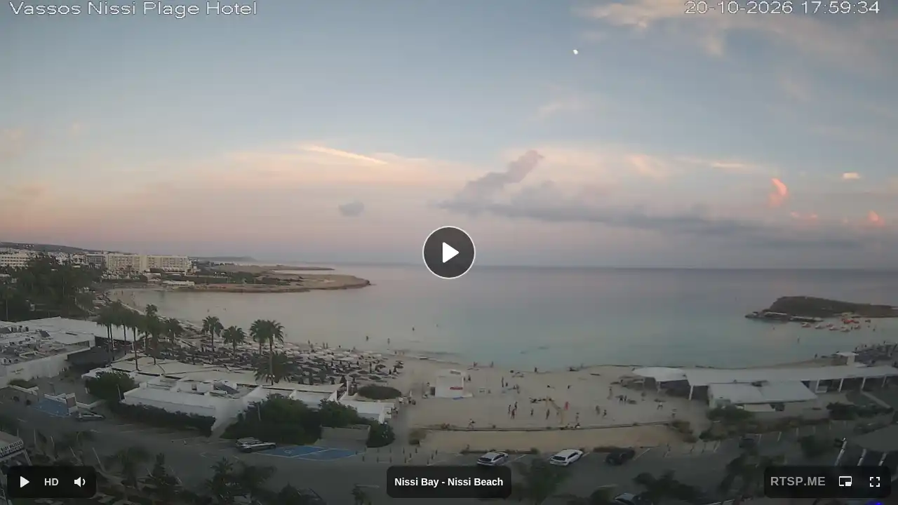 Webcam snapshot from :city — October 20, 2026 15:00