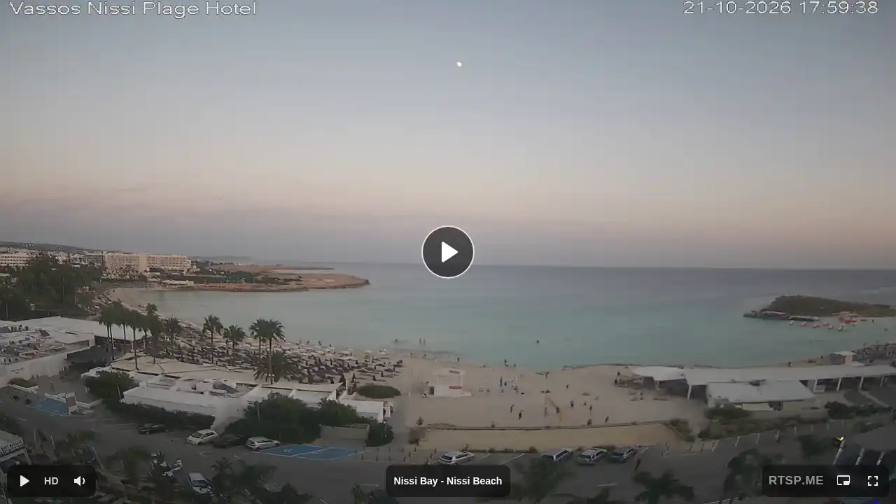 Webcam snapshot from :city — October 21, 2026 15:00